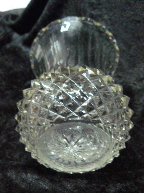 CRYSTAL VASE IN IN GOOD CONDITION