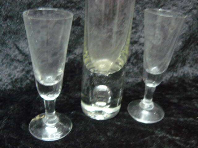 HEAVY BOTTOM BUBBLLE VAS 23 CM X 3 CM AND 2 X HAEAVY BOTTOM LITTLE VASES 10 CM X 3.2 CM