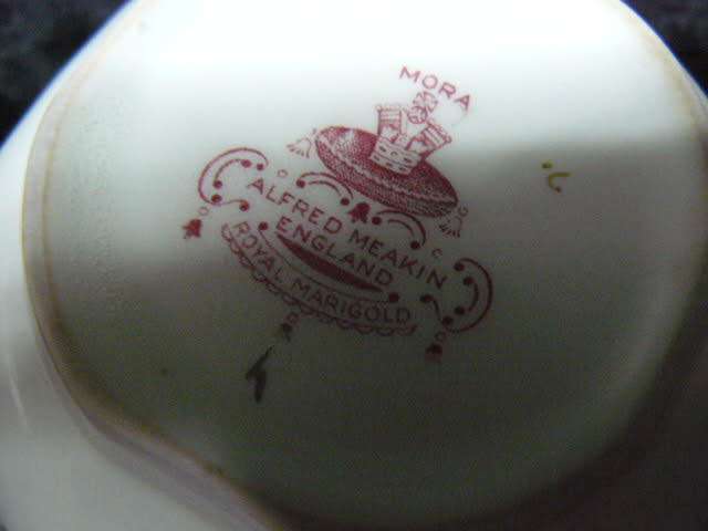 ALFRED MEAKIN BOWL ROYAL MARIGOLD MORA GOLD RIM
