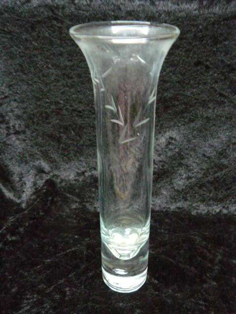 BUBBLE HEAVY BOTTOM GLASS VASE WITH PATTERN 20 CM TALL X 6 CM BASE