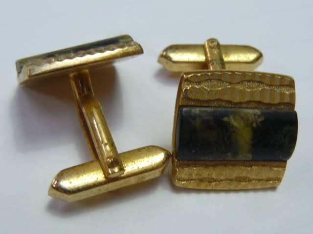 VINTAGE CUFF LINKS WITH SEMI PRECIOUS STONE GREENISH AND TIE CLIP