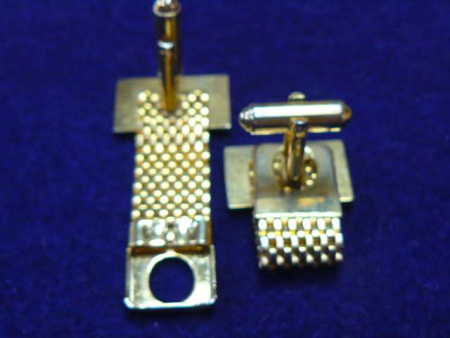 CUFF LINKS VERY INTERESTING VINTAGE WITH STONE