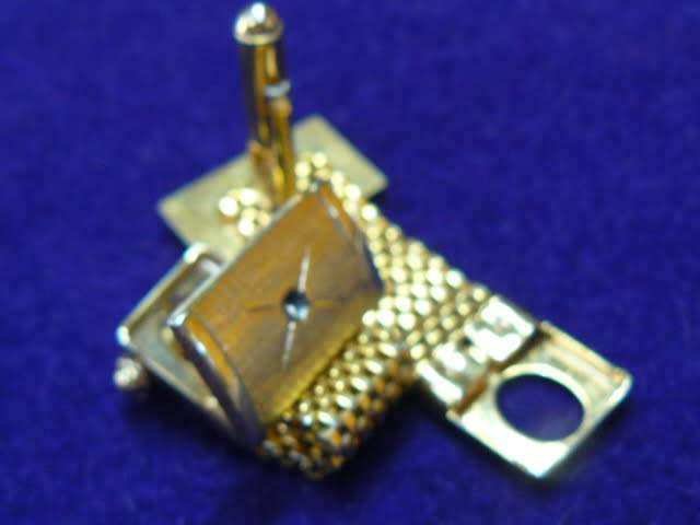 CUFF LINKS VERY INTERESTING VINTAGE WITH STONE