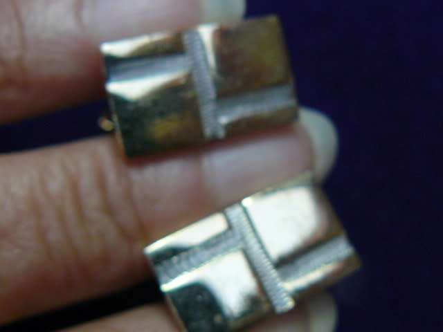 CUFF LINKS GOLD AND SILVER TONED LOVELY