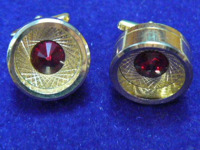 CUFF LINKS VINTAGE red stone and gold toned