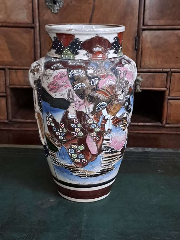 Early 20th C Japanese 29cm hand painted Satsuma marriage vase beautiful