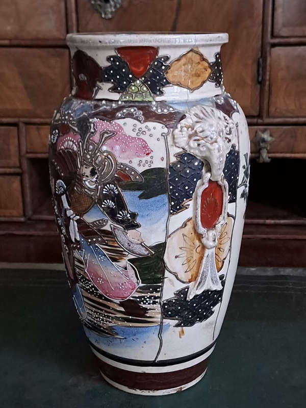 Early 20th C Japanese 29cm hand painted Satsuma marriage vase beautiful
