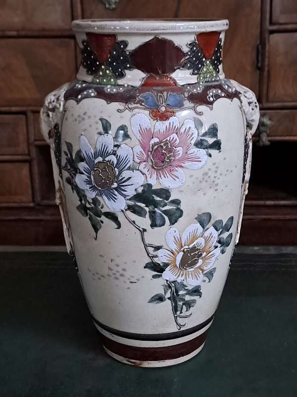 Early 20th C Japanese 29cm hand painted Satsuma marriage vase beautiful
