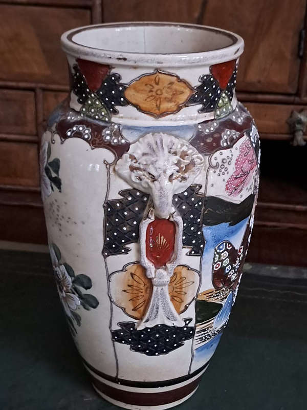 Early 20th C Japanese 29cm hand painted Satsuma marriage vase beautiful