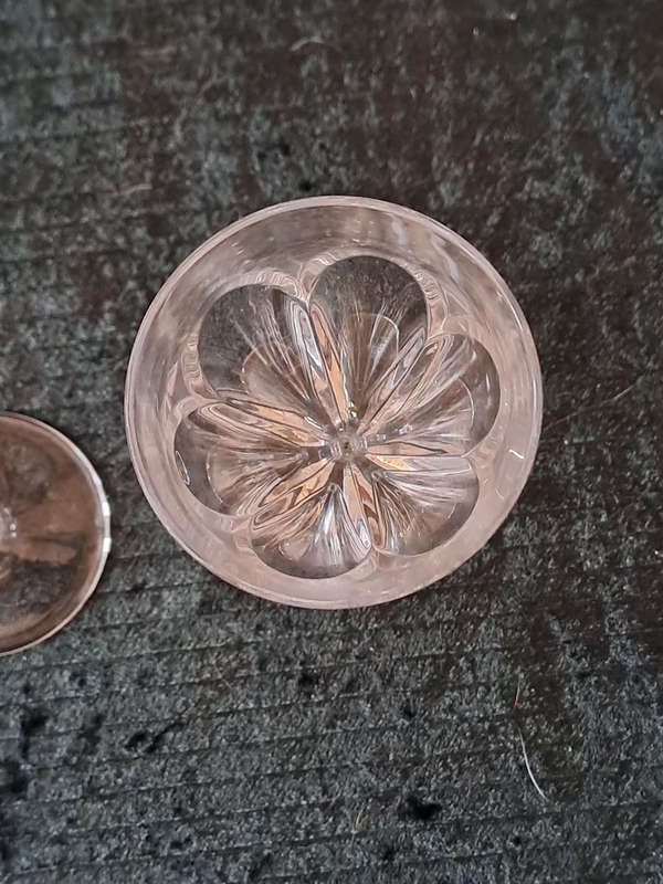 pair of Dutchess Da Dinno Baccarat crystal sherry glasses