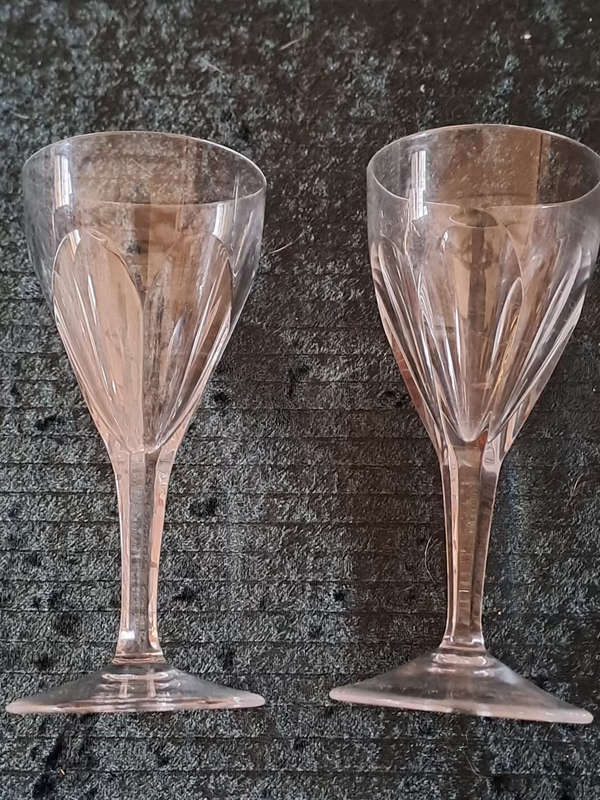 pair of Dutchess Da Dinno Baccarat crystal sherry glasses