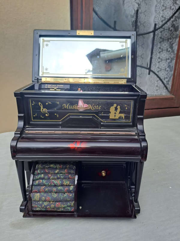 Vintage Vstride Piano Trinket Jewelry Storage Piano Music Box with dancing pair