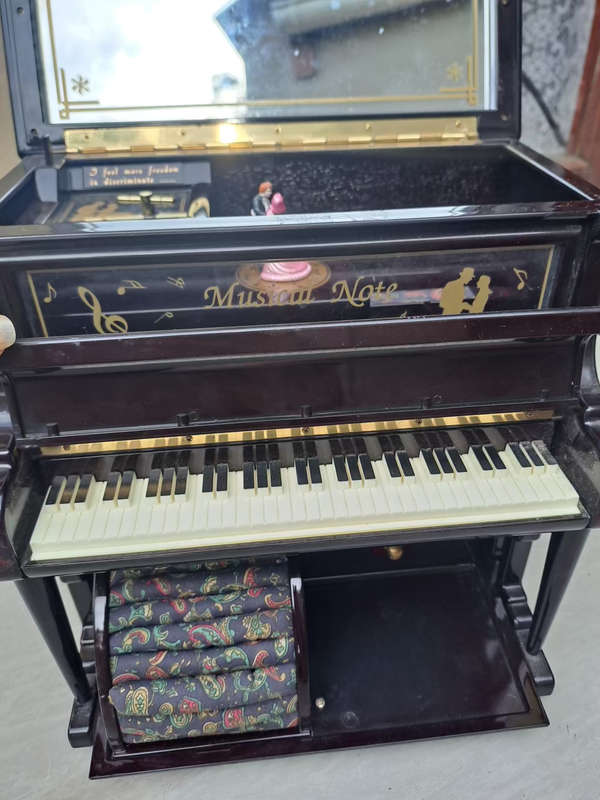 Vintage Vstride Piano Trinket Jewelry Storage Piano Music Box with dancing pair