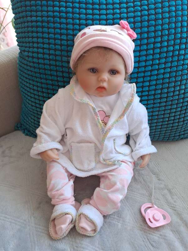 Re Born baby doll silicone