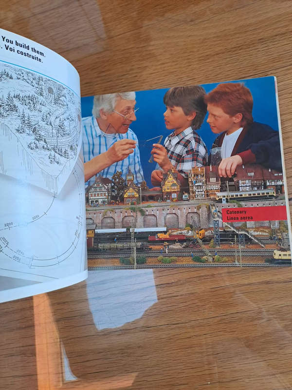 Old timer Marklin catalogue 1989/90E-1
