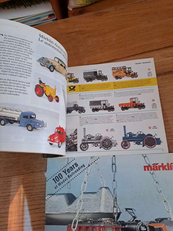 Old timer Marklin catalogue 1990/91E-1 and the new items book for 1991