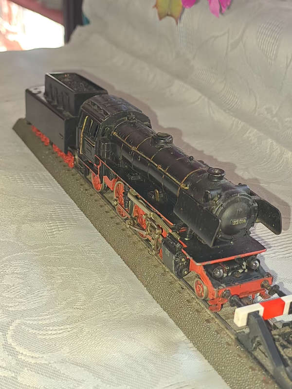 Marklin HO  DA800 (3005) loc and tender  23 014