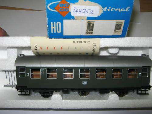 ROCO HO 44252  DB EPOCHE 3 PASSENGER WAGON