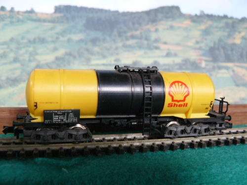 FLEISCHMANN PICCOLO N GOUGE SHELL DOUBLE AXLE 8480