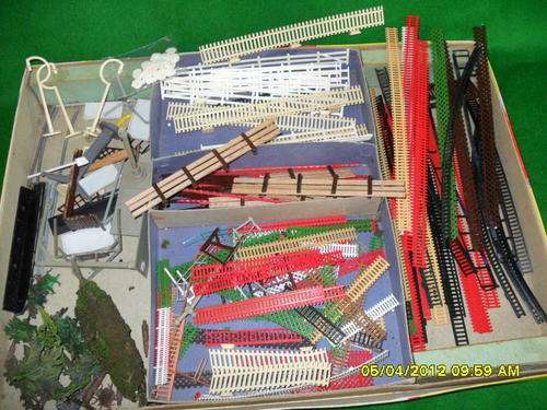 HO BUILDING ACCESSORIES, FENCES, LIGHT POLES, TREES AND MUCH MORE