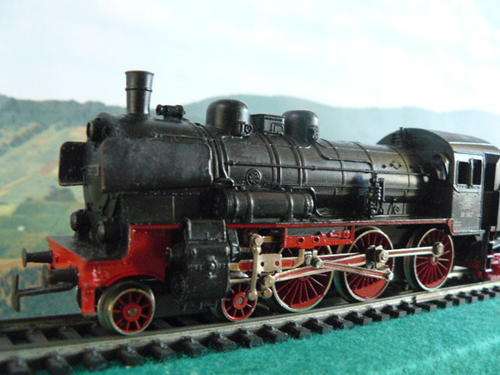MARKLIN HO 3098 - LOCO AND TENDER SOLID DIECAST HEAVY LOCOMOTIVE
