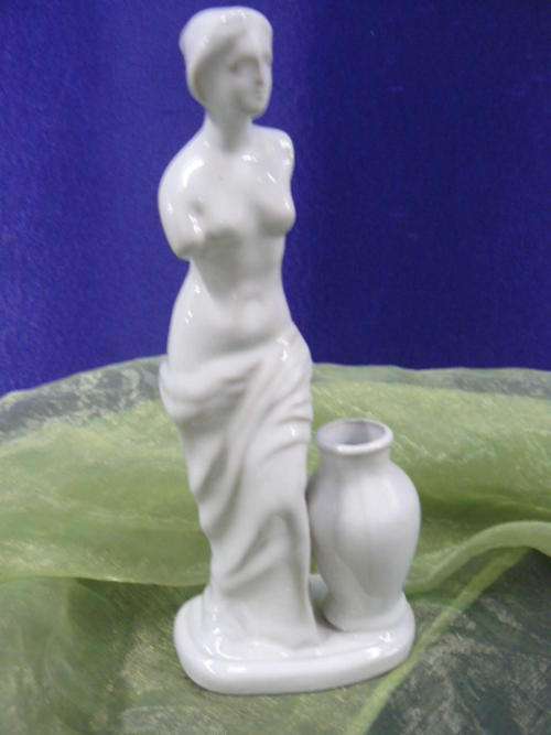 COLLECTABLE VASE WITH FIGURINE