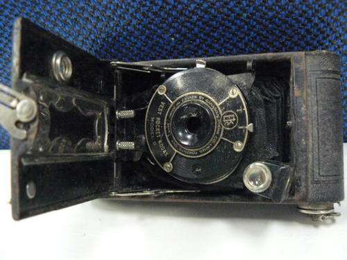 VERY COLLECTABLE VINTAGE VEST POCKET KODAK CAMERA MODEL B SO SWEET PLEASE HAVE A LOOK