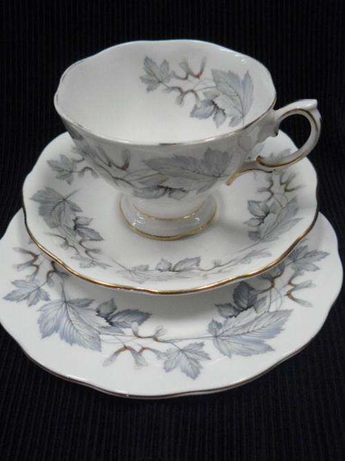 ROYAL ALBERT SILVER MAPLE TRIO