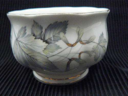 ROYAL ALBERT SILVER MAPLE SUGAR BOWL