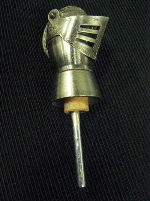 COLLECTABLE BOTTLE TOP POURER, DETAILED METAL PLEASE HAVE A CLOSER LOOK