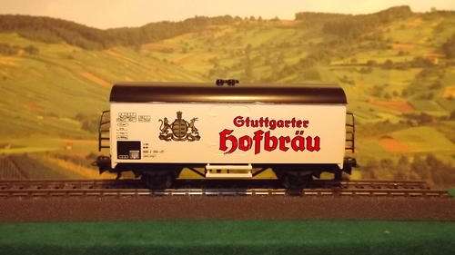 MARKLIN HO 4439 BEER CAR