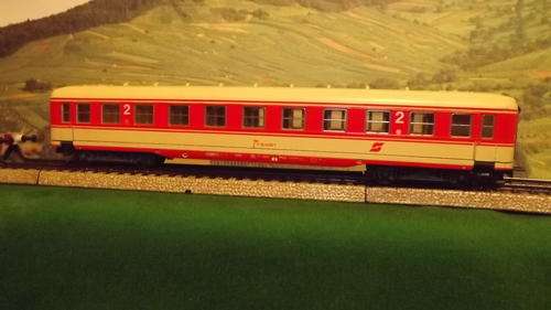 LILIPUT HO 833-14 COMPARTMENT CAR WITH INT FITTINGS