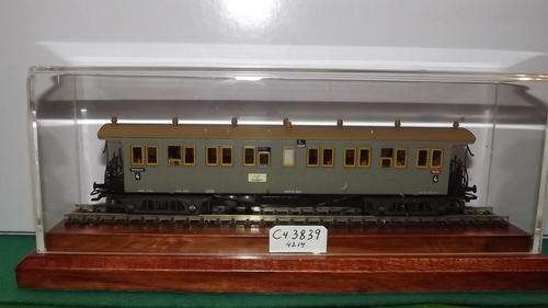 Dust proof  Rosewood based Locomotive displays 200x80x50mm