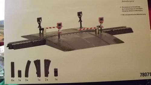 Marklin HO C track 78071 crossing incl extras New