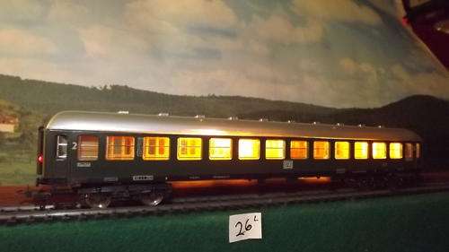 LIMA HO 2cl compartment car with int lights and fittings