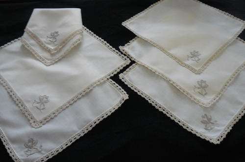 IRISH LINNEN EMROIDERED COTTON NAPPKINS WITH CROCHETED EDGE