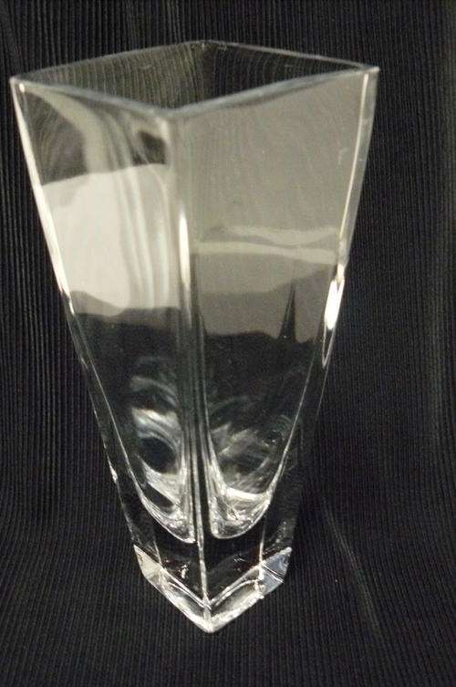 GLASS VASE HEAVY