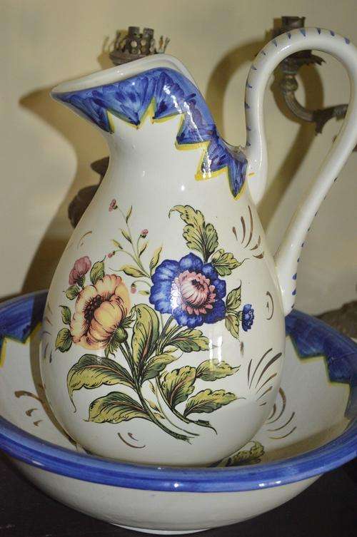 STUNNING ITALIAN HAND PAINTED WASH BASIN AND WATER JUG