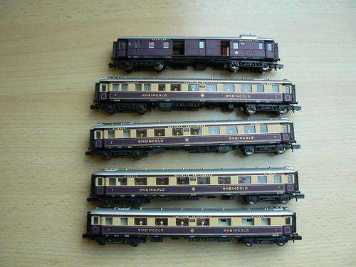 ANRNOLD RHEINGOLD 0143 N GUAGE LUXURY COACH SET