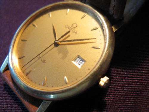OMEGA DE VILLE SOLID GOLD 18K  WATCH*** NO RESERVE*****