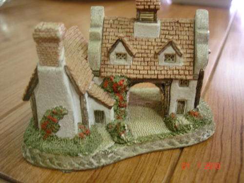 DAVID WINTER COTTAGES "THE SCHOOL HOUSE"