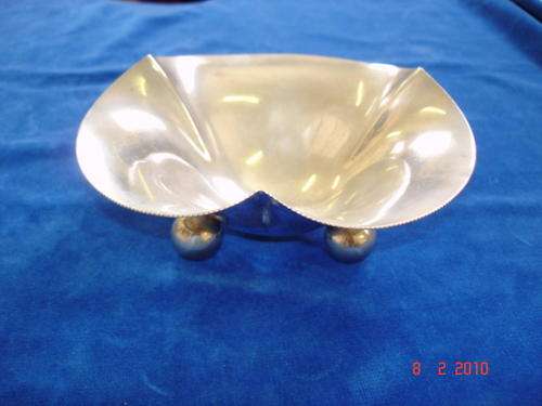 WAVELY EPNS BOWL WITH BALL FEET STAMPED