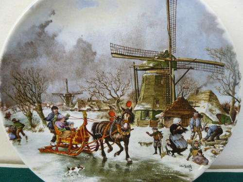 BEAUTIFULL DETAILED WALL PLATE WINTER THEME