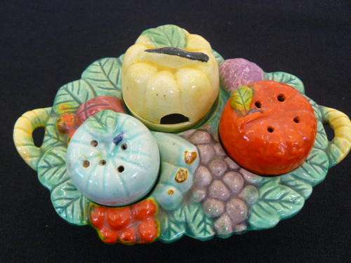 VERY CUTE CONDEMENT SET. Salt,pepper and mustard set. OLD !!!