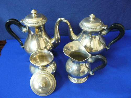 TEA  AND COFFEE SET VERY PRETTY ART DECO LIKE