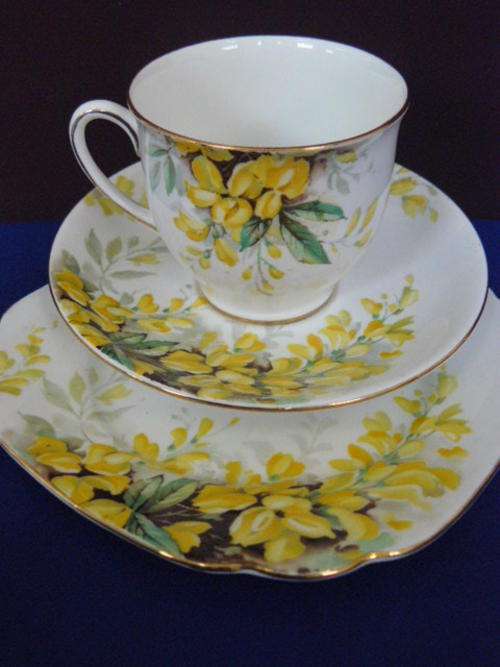 TRIO MINT CONDITION ROYAL STANDARD BONE CHINA MADE IN ENGLAND