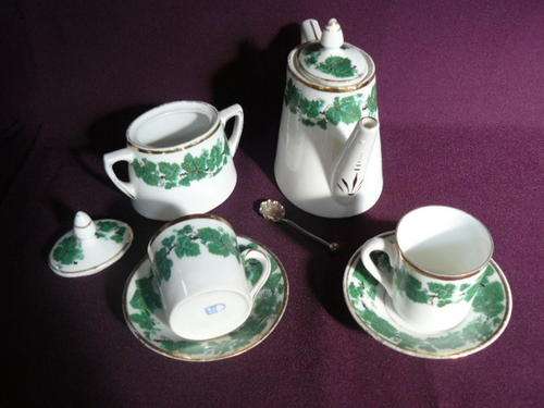 GENUINE AUGARTEN MINATURE TEA SET FOR 2. VERRY CUTE!!!