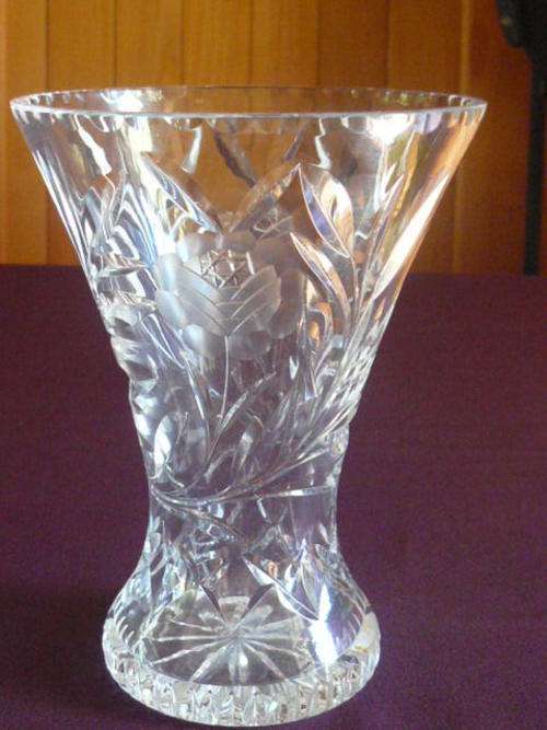 ROSE CUT CRYSTAL VASE 16 CM