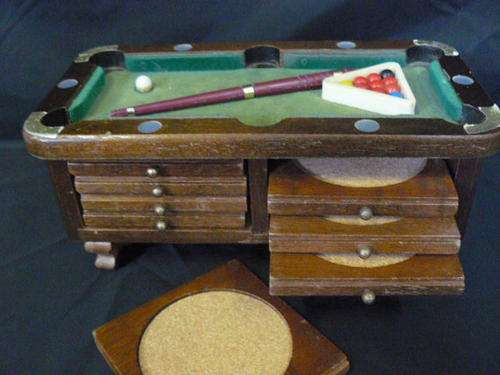 MNIATURE ORNIMENTAL POOL TABLE WITH 8 COASTERS
