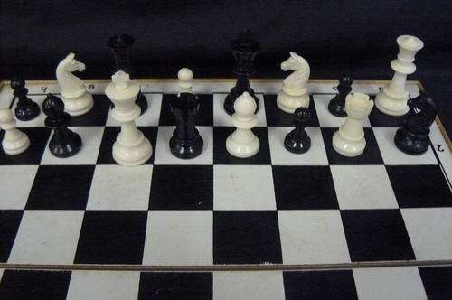 MAGNETIC CHESS SET